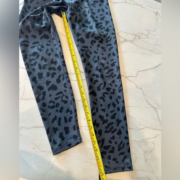 Allfenix Anthropologie Grey / Black Leo Leopard Leggings Women’s size Medium​​ - Picture 11 of 15